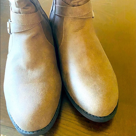 TORRID BOOTS GREY SIZE 9.5 WIDE! - Picture 3 of 3